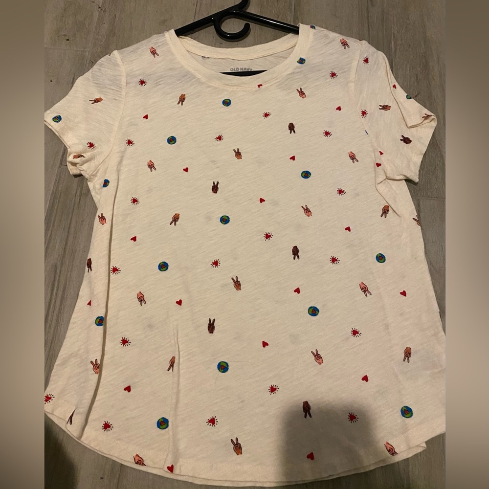 Old navy tee